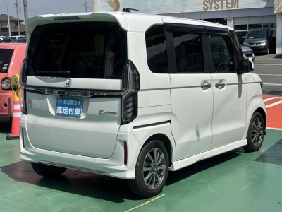 N-BOXカスタム(ホンダ)中古車 内外装写真他２