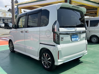 N-BOXカスタム(ホンダ)中古車 後方