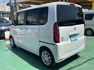 新型N-BOX(ホンダ)届出済未使用車 後方