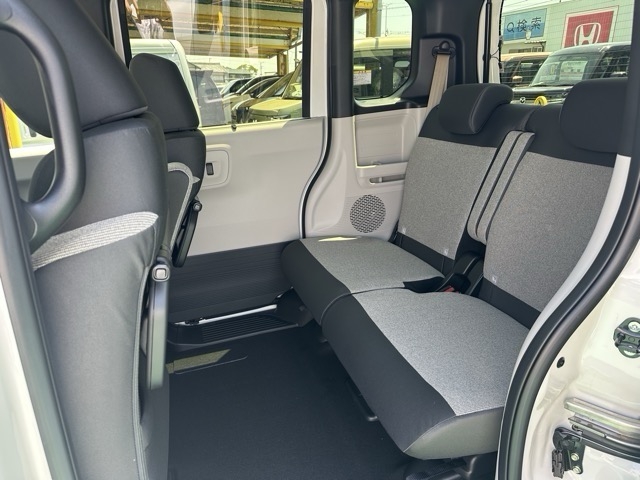 N-BOX(ホンダ)届出済未使用車 4
