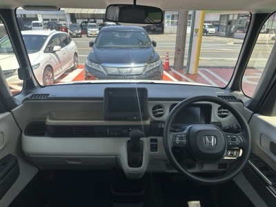 新型N-BOX(ホンダ)届出済未使用車 内外装写真他