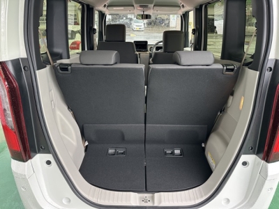 新型N-BOX(ホンダ)届出済未使用車 内外装写真他２