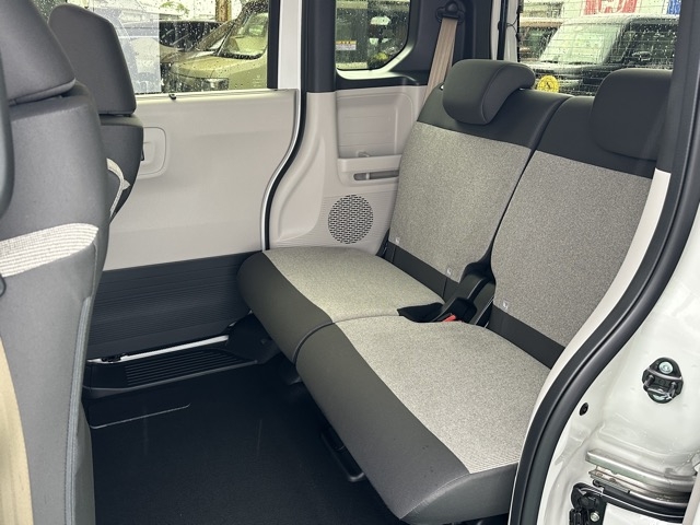 N-BOX(ホンダ)届出済未使用車 4
