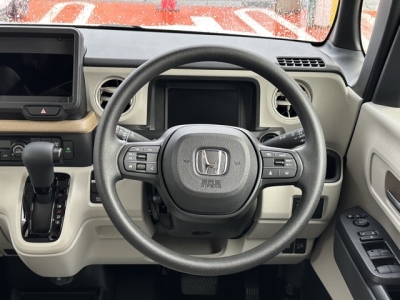 新型N-BOX(ホンダ)届出済未使用車 内外装写真