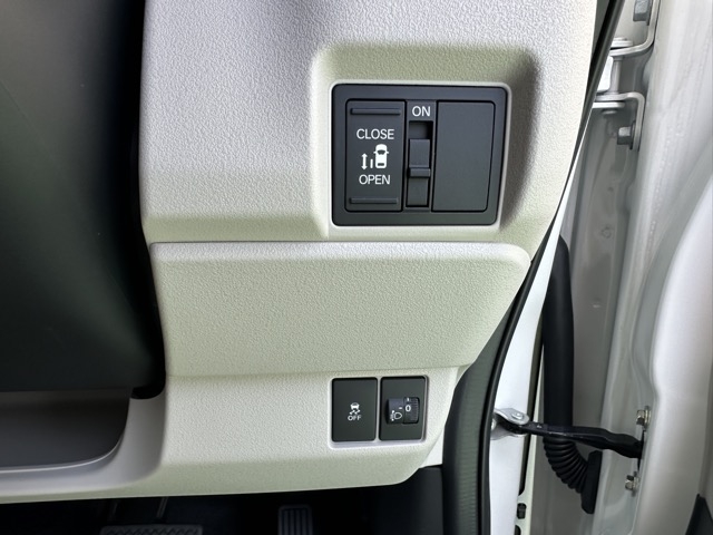 N-BOX(ホンダ)届出済未使用車 11