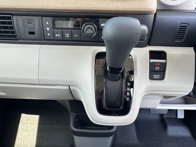 N-BOX(ホンダ)届出済未使用車 13
