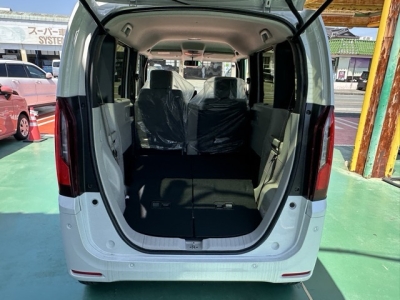 新型N-BOX(ホンダ)届出済未使用車 内外装写真