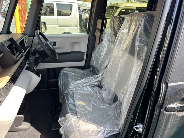 N-BOX(ホンダ)届出済未使用車 3