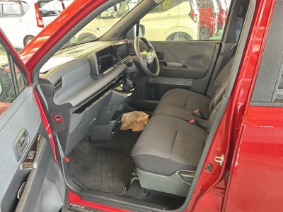 サクラ(ニッサン)中古車 前席内装