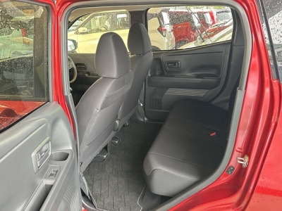 サクラ(ニッサン)中古車 後席内装
