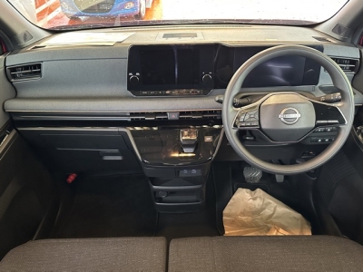 サクラ(ニッサン)中古車 後席から見た前席