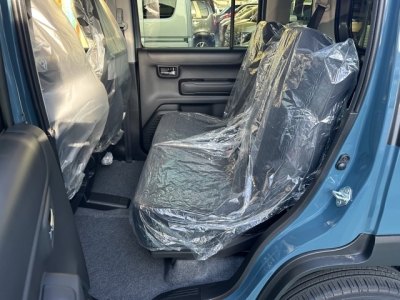 ハスラー(スズキ)届出済未使用車 後席内装