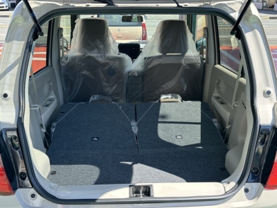 ラパンLC(スズキ)届出済未使用車 内外装写真他２