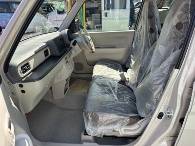ラパンLC(スズキ)届出済未使用車 前席内装