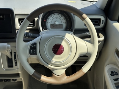 ラパンLC(スズキ)届出済未使用車 内外装写真