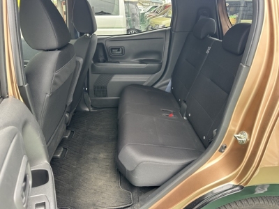 サクラ(ニッサン)中古車 後席内装