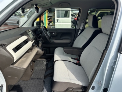 N-WGN(ホンダ)中古車 前席内装