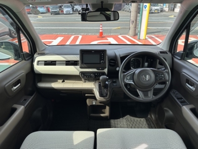 N-WGN(ホンダ)中古車 後席から見た前席
