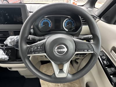 新型ルークス(ニッサン)届出済未使用車 内外装写真他２