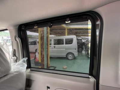 新型ルークス(ニッサン)届出済未使用車 後席から見た前席