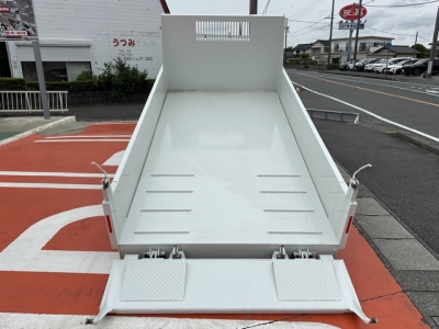 キャンター(三菱)登録済未使用車 内外装写真他２