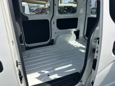 NV200バネットバン(ニッサン)レンタＵＰ 後席内装