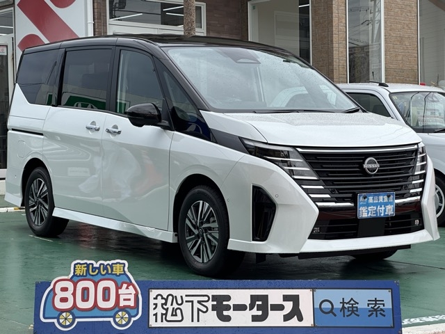 セレナ(ニッサン)登録済未使用車全体拡大
