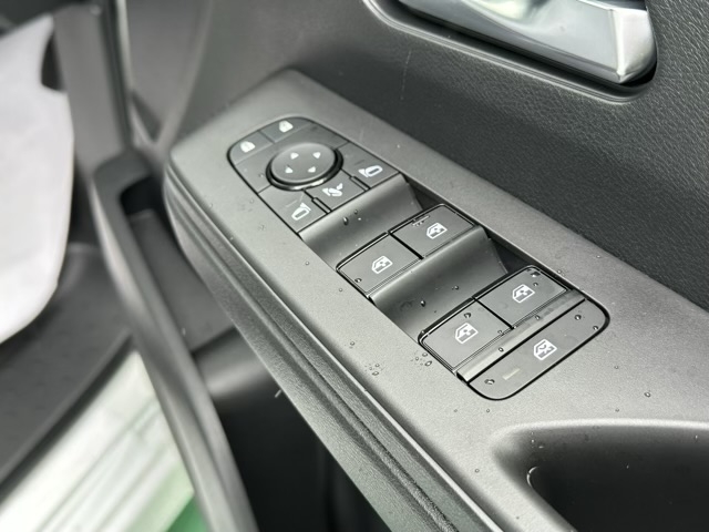 セレナ(ニッサン)登録済未使用車 14
