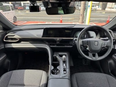 クラウンクロスオーバー(トヨタ)中古車 後席から見た前席