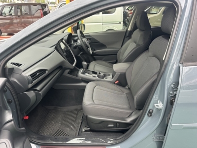 クロストレック(スバル)中古車 前席内装