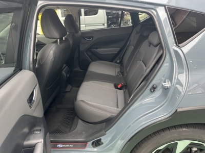 クロストレック(スバル)中古車 後席内装