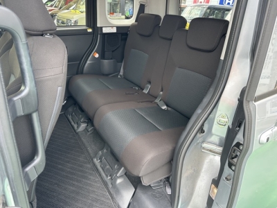 ルーミー(トヨタ)中古車 後席内装