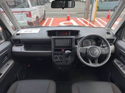 ルーミー(トヨタ)中古車 後席から見た前席
