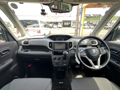 ソリオ(スズキ)中古車 後席から見た前席