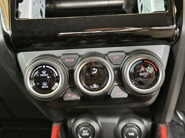 スイフト(スズキ)中古車 18