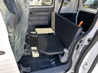 N-VAN(ホンダ)届出済未使用車 後席内装