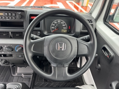 アクティT(ホンダ)中古車 後席から見た前席