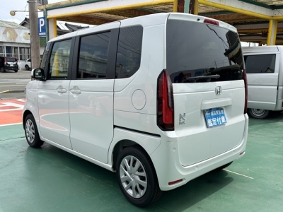 新型N-BOX(ホンダ)届出済未使用車 後方