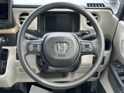 新型N-BOX(ホンダ)届出済未使用車 内外装写真