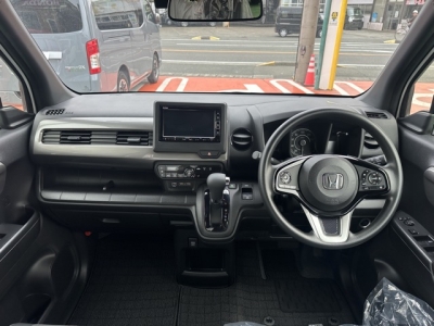 N-WGN(ホンダ)中古車 後席から見た前席