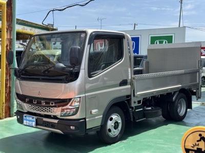 キャンター(三菱)登録済未使用車 前方