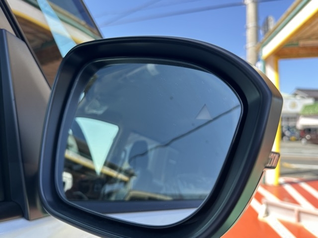 セレナ(ニッサン)登録済未使用車 13