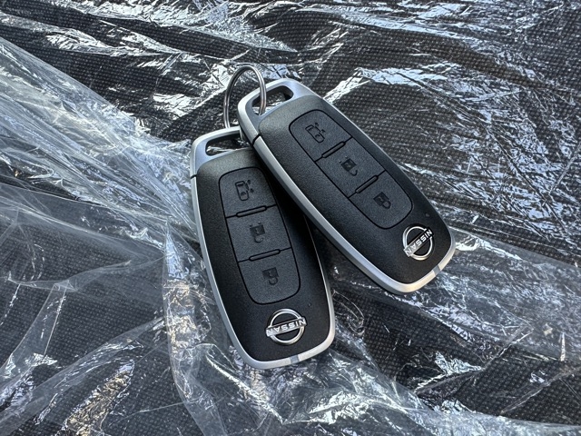 セレナ(ニッサン)登録済未使用車 15