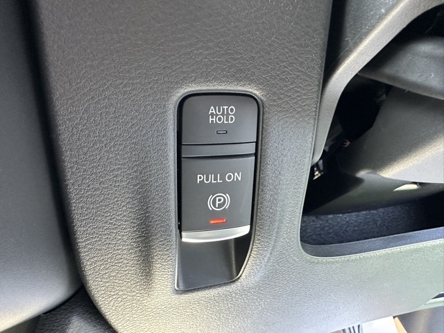 セレナ(ニッサン)登録済未使用車 18