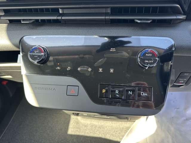 セレナ(ニッサン)登録済未使用車 22