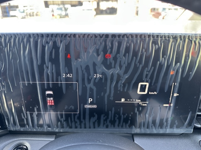 セレナ(ニッサン)登録済未使用車 25