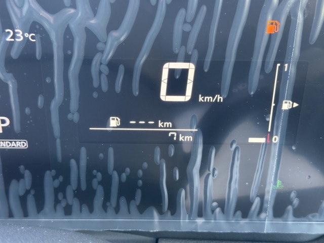 セレナ(ニッサン)登録済未使用車 26