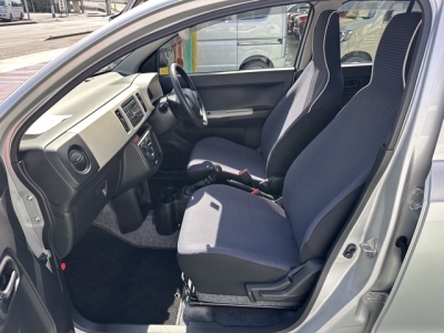 アルト(スズキ)中古車 前席内装