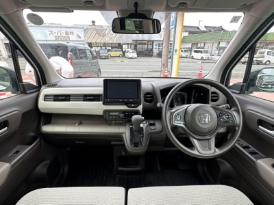 N-WGN(ホンダ)中古車 後席から見た前席
