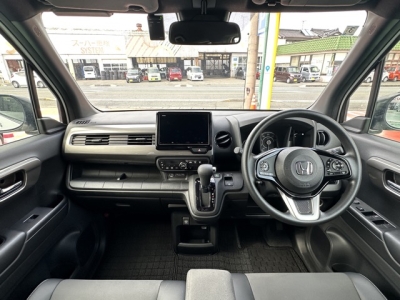 N-WGN(ホンダ)中古車 後席から見た前席
